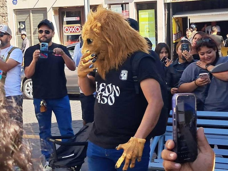 Reunión ‘therian’ en León acaba con más curiosos que participantes