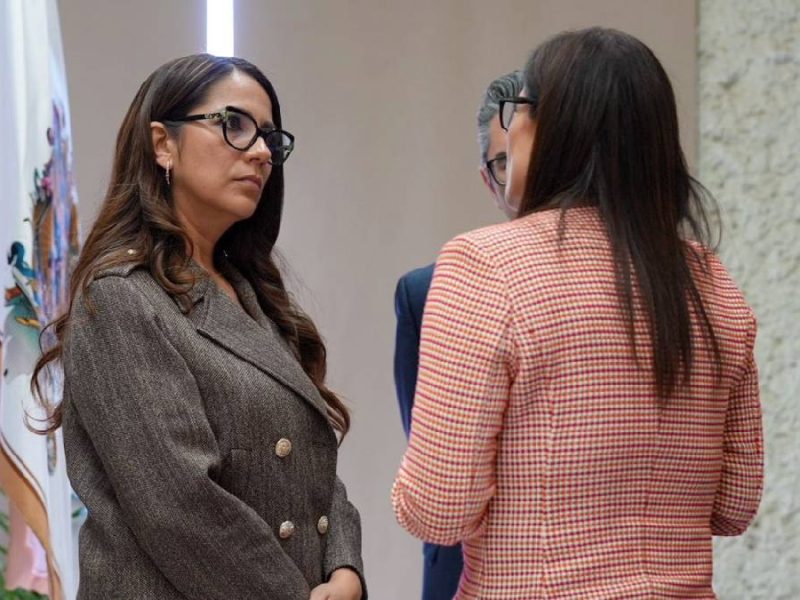 Libia García y Alejandra Gutiérrez se reúnen para revisar proyectos de obra en León