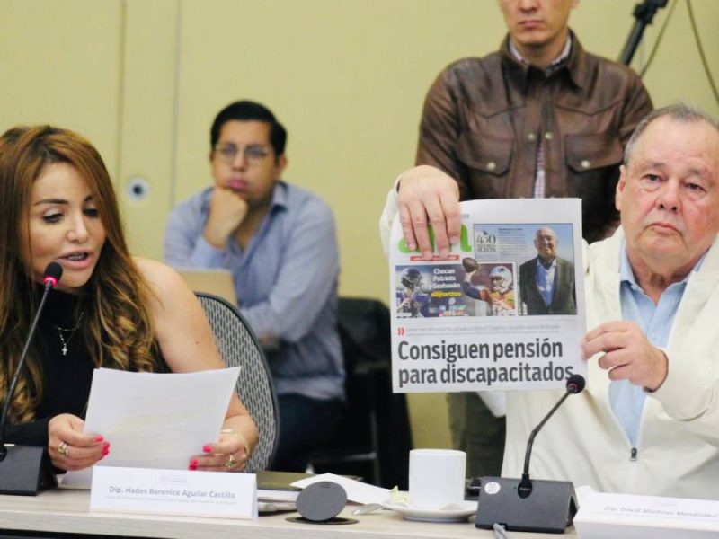 Exhortan a Libia García a cumplir amparos y entregar pensiones por discapacidad