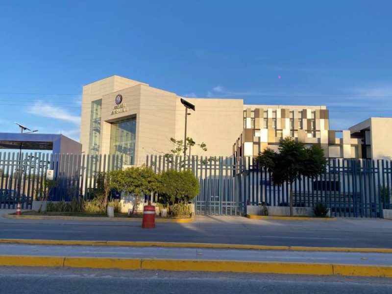 Agente de la Fiscalía se lesiona accidentalmente con arma de cargo en Purísima del Rincón