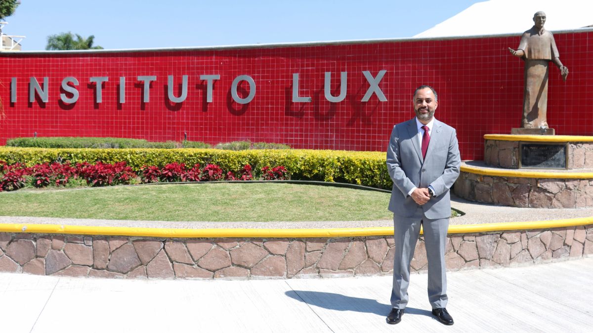 rector del Instituto Lux Miguel Ángel Cuanalo