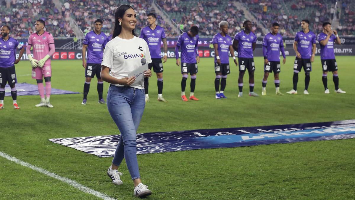 Reina del Carnaval de Mazatlán roba todas las miradas en la Liga MX - Mexsport.
