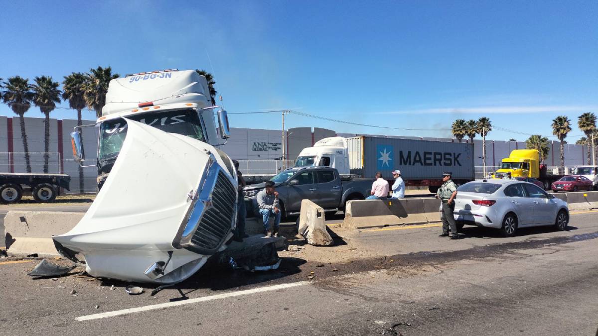 trailer-carretera-irapuato-silao