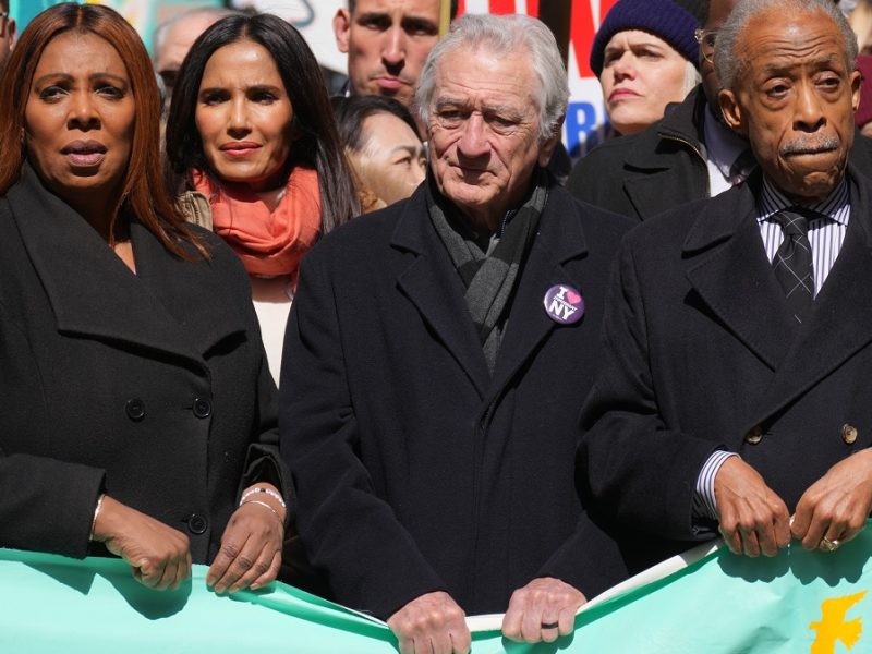 Actor Robert De Niro en video durante manifestaciones No Kings contra Donald Trump