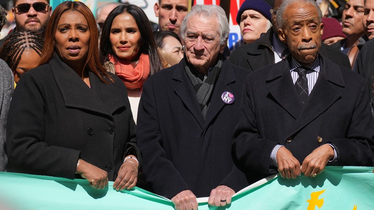 Actor Robert De Niro en video durante manifestaciones No Kings contra Donald Trump