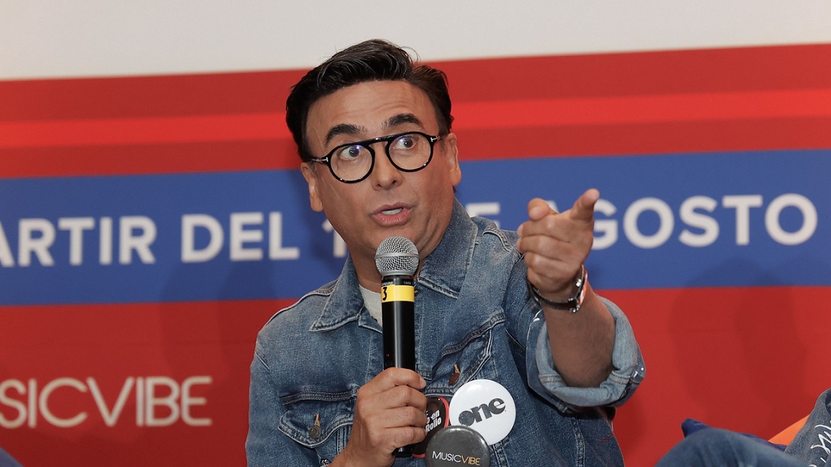 Adal Ramones gira enrollados