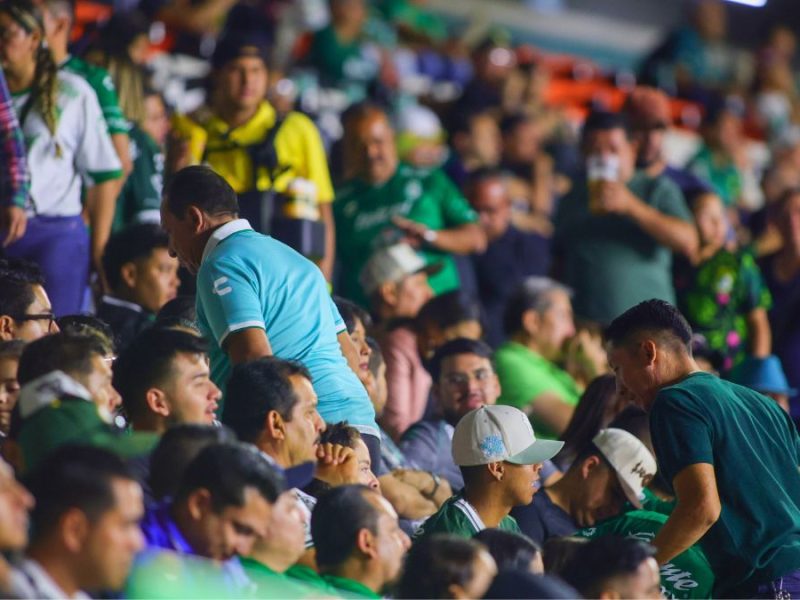 ¿Fuera Nacho Ambriz? Xolos golea al León y afición los abandona