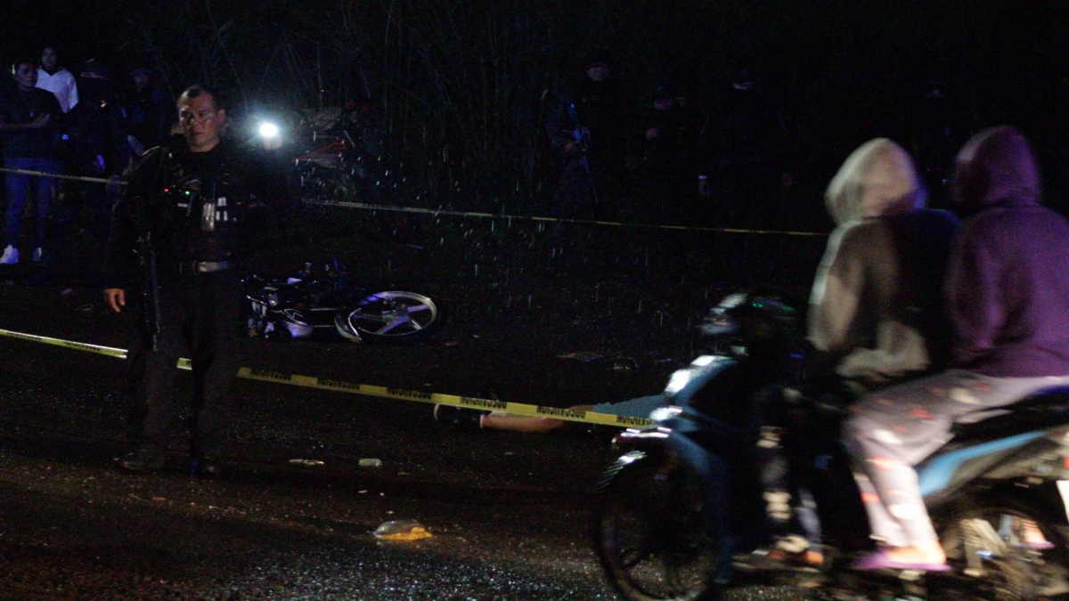 Aparatoso accidente entre motocicletas