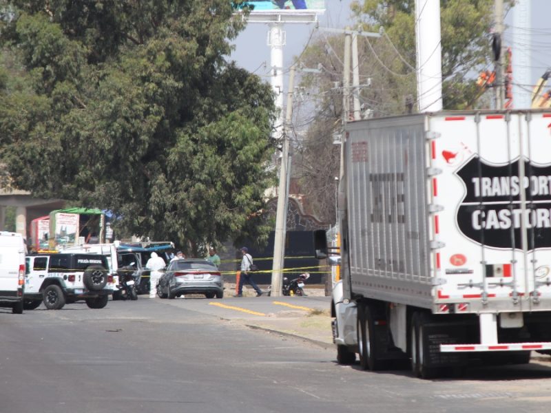 Esperaba a su esposa afuera de paquetería Castores y llega sicario para matarlo en León