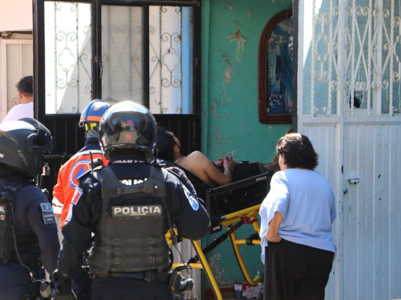 Tocan a su puerta, sale y le disparan a quemarropa; atacan a hombre en casa de Irapuato