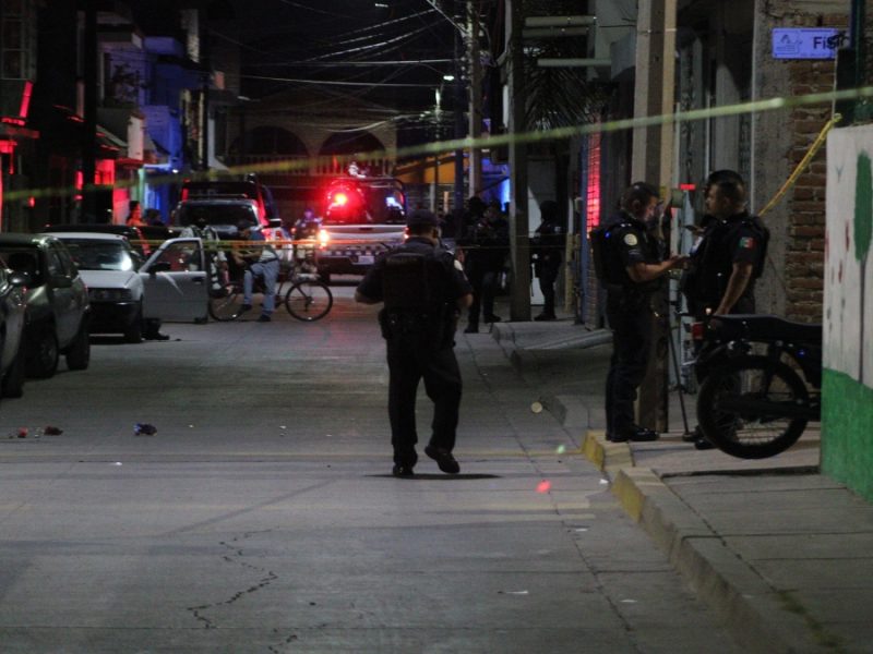 Balacera en Valle de Señora deja graves a Rafael y Misael; tomaban en la calle cuando fueron acribillados