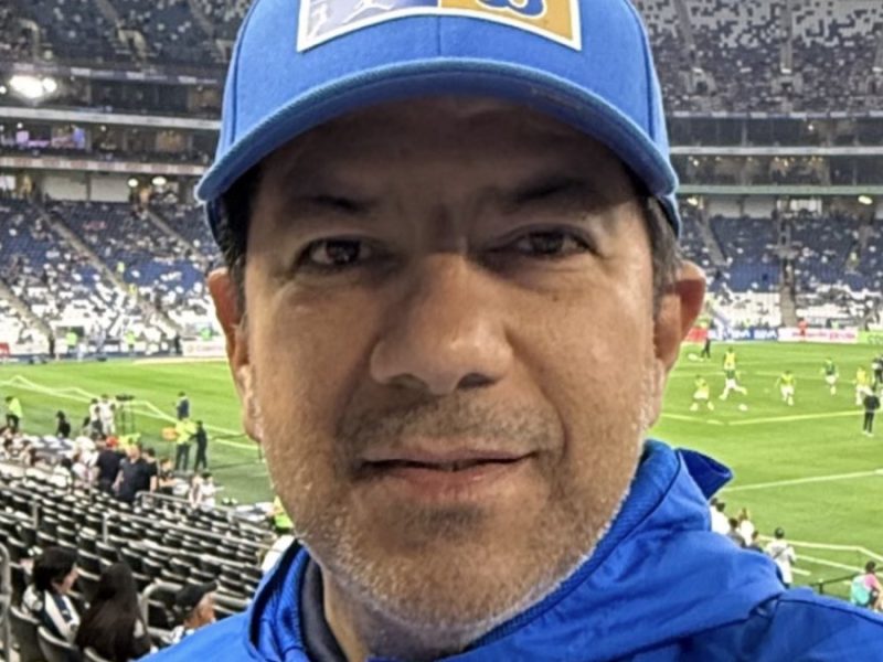 Fallece Axel Solís, reportero de Monterrey, a los 56 años