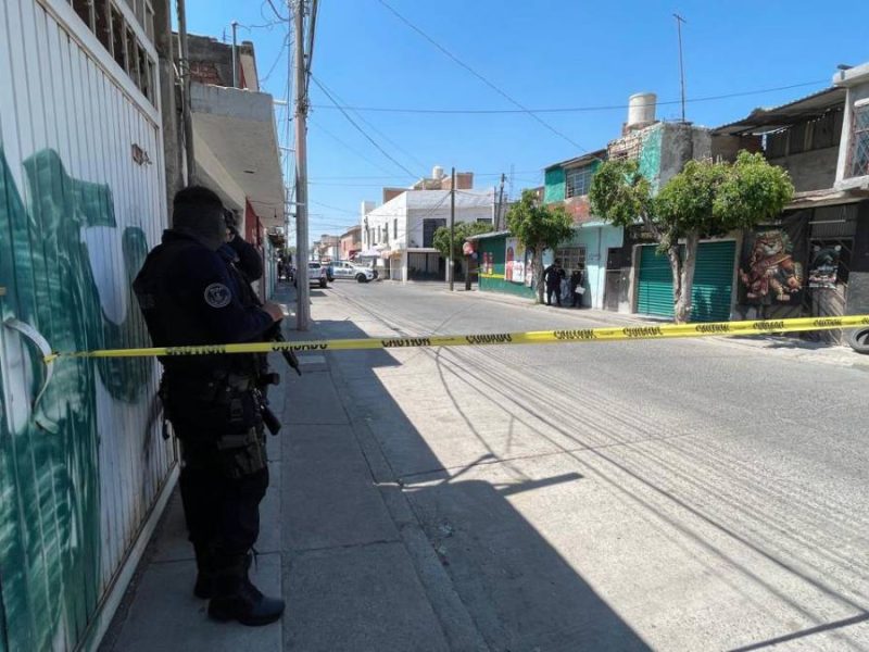 Disparan contra ferretería en la colonia Playa Azul en Irapuato