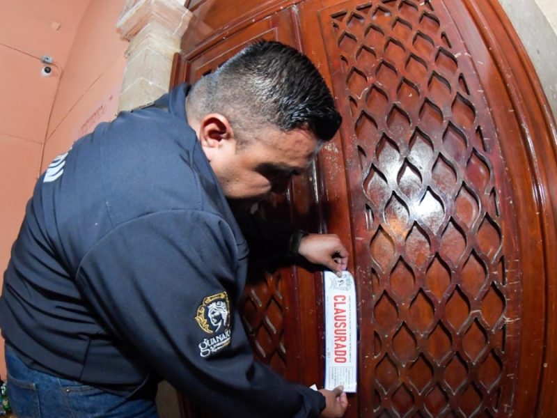 Clausuran bar en Guanajuato capital por permitir entrada de menor, pero paga multa y reabre