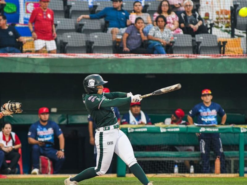 Bravas de León vence a El Águila Softbol en el primer partido de la serie