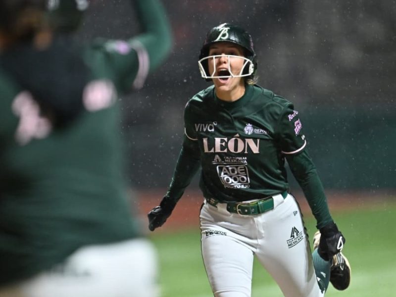 Con tres jonrones, Bravas de León vencen a Diablos Rojos Femenil y rompen racha negativa
