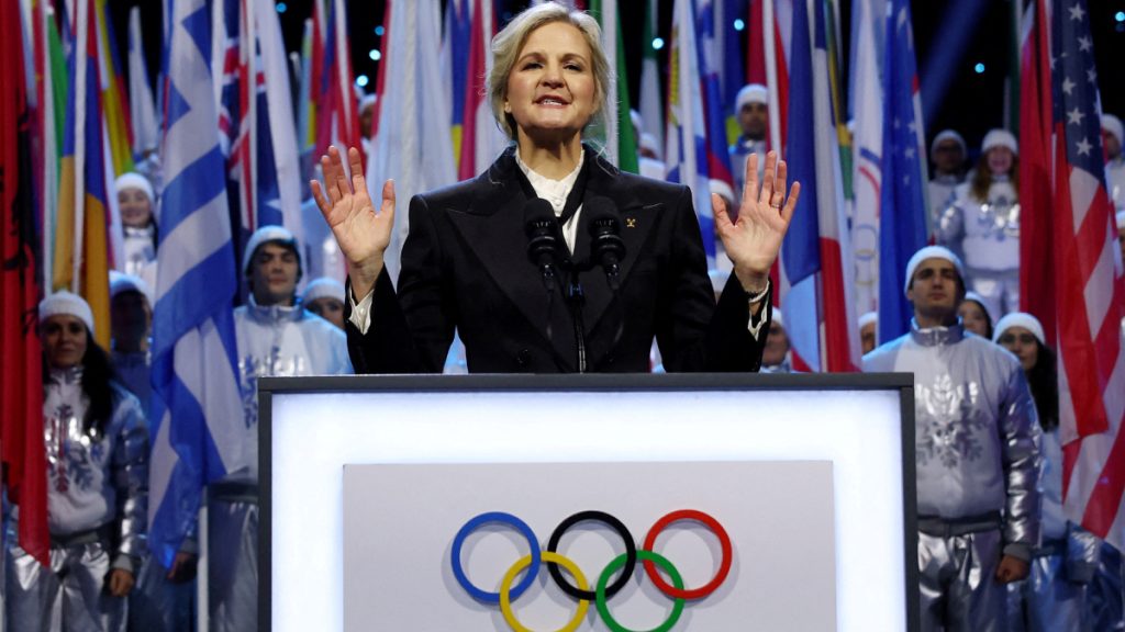 Kirsty Coventry, presidenta del COI, detalló en un comunicado que " absolutamente claro que no sería justo que los varones biológicos compitieran en la categoría femenina". Foto: AP