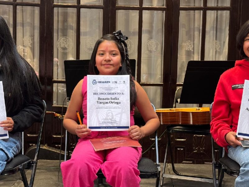 De la Casa Hogar al Museo del Quijote: Alison, Alma y Renata presentan sus historias al mundo en la tercera edición de “Alas para niños y jóvenes escritores”