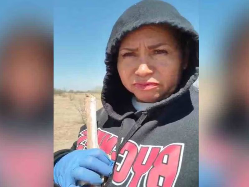 Después de 10 años, la buscadora Ceci Flores halla los restos de su hijo en Hermosillo