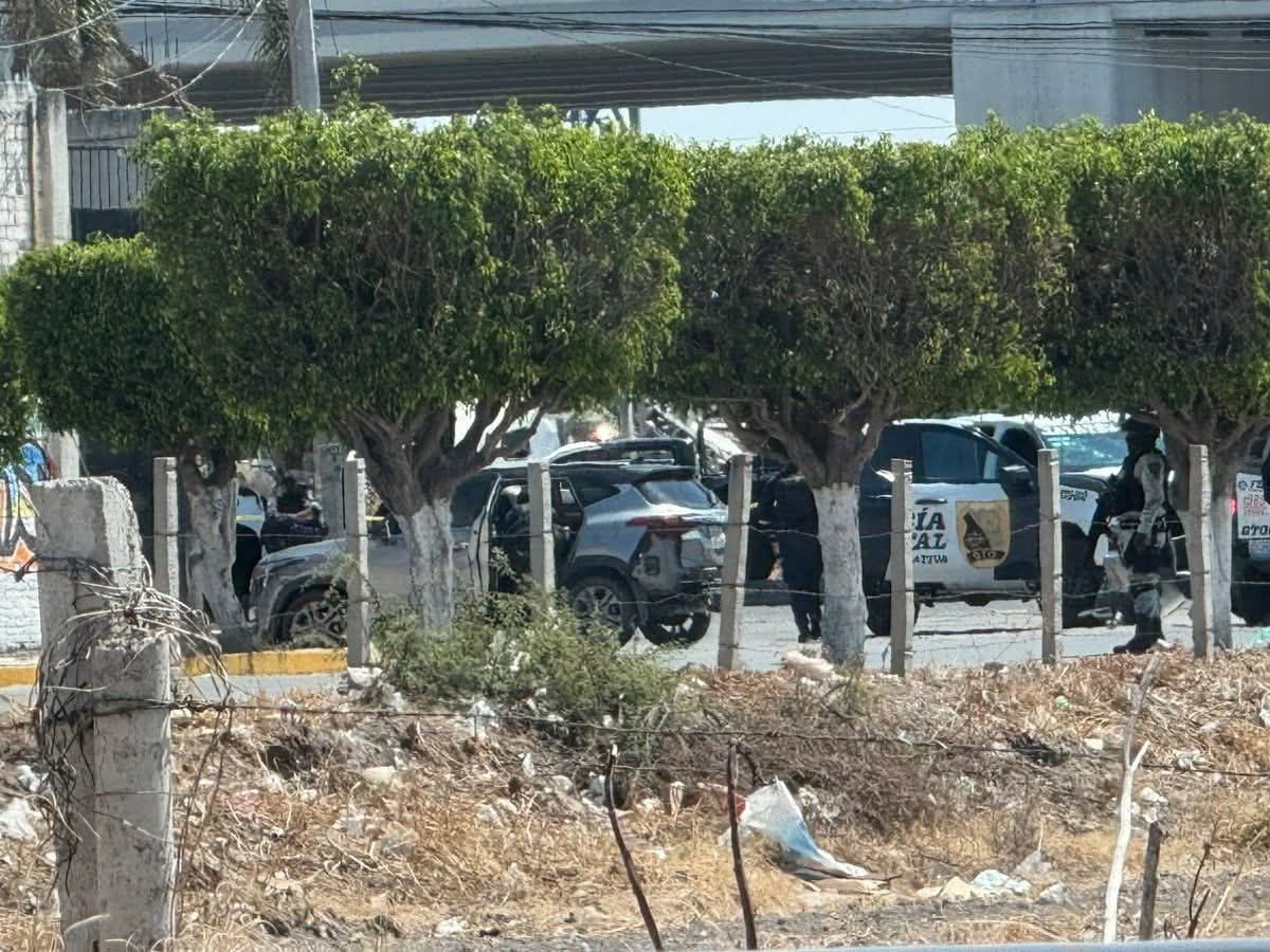 Persecución y balacera en la Celaya-Salamanca termina con detención de civiles armados en Villagrán