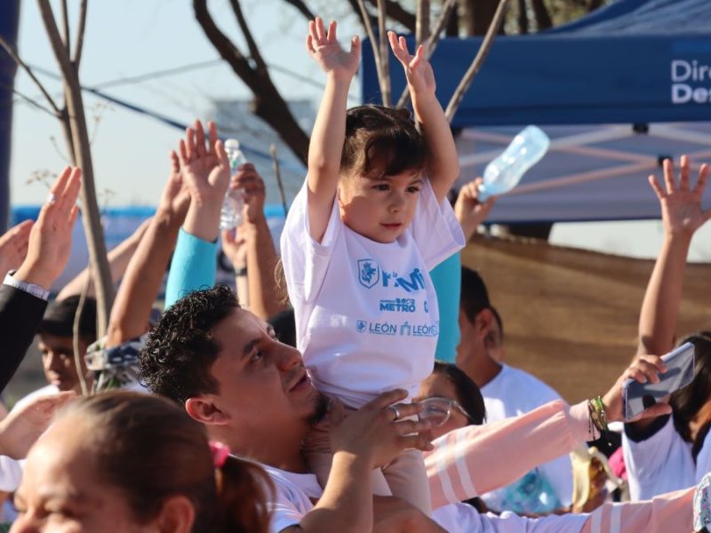 Festeja DIF León el Día de la Familia entre caminatas, sonrisas y diversas actividades en el parque Metropolitano