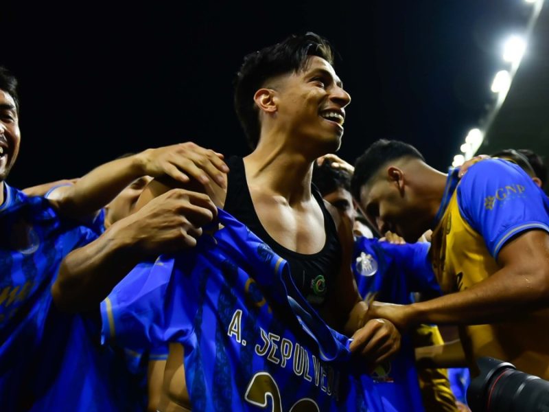 Chivas vence al Atlas, pese a penal fallado por Armando ‘Hormiga’ González