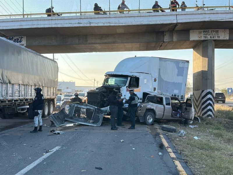 Fuerte choque deja herida a familia en Libramiento Norte de Irapuato; hay niños entre las víctimas
