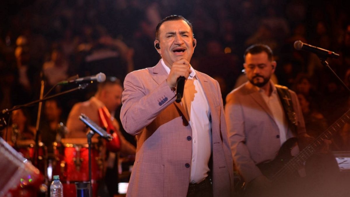 Conjunto Primavera en el palenque de la Feria de las Fresas 2026 Irapuato