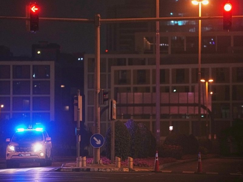 Atacan con dron iraní consulado de EU en Dubai; reportan fuego en estacionamiento