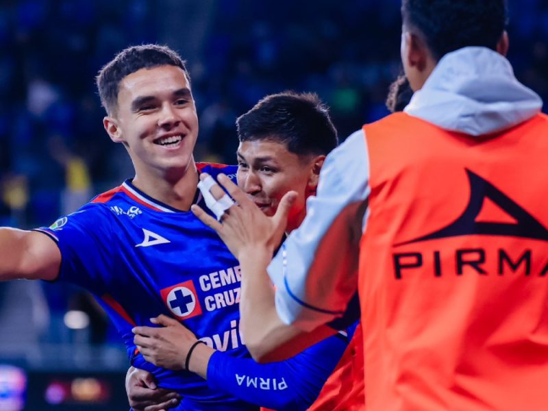 Cruz Azul golea al Atlético Nacional, aunque no pudo contar con Christian Eberé
