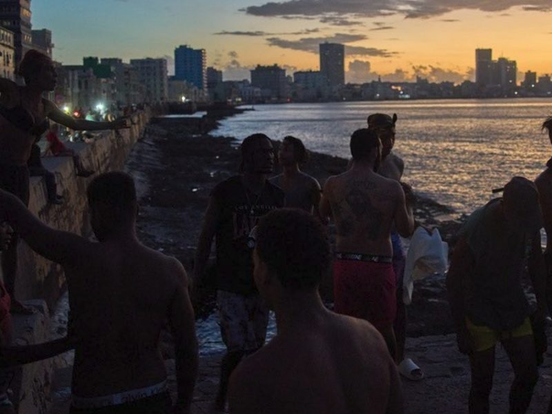 ‘Quien no quiera aportar, que no aporte’, critica Claudia falta de sentido fraterno para Cuba