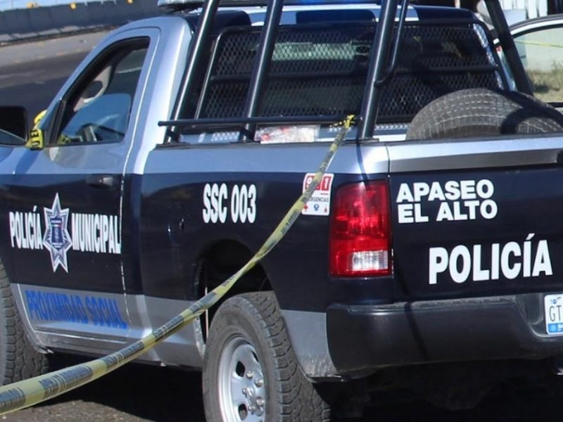 Localizan cuerpo maniatado en Apaseo el Alto a un costado de la carretera Panamericana