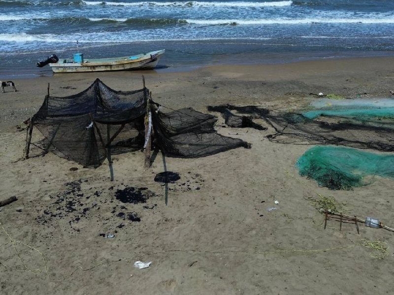 Investigan posible huachicol tras derrame de hidrocarburo en Campeche