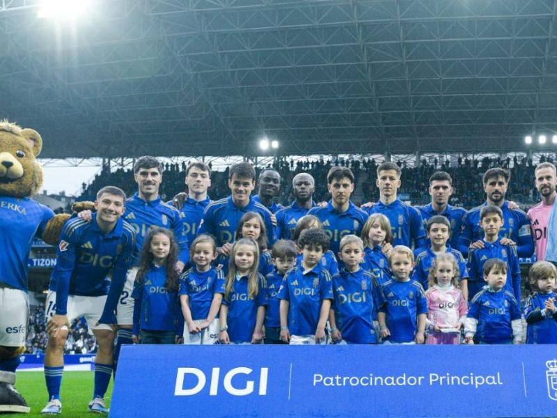 Real Oviedo gana ante Valencia y lucha por la salvación en La Liga