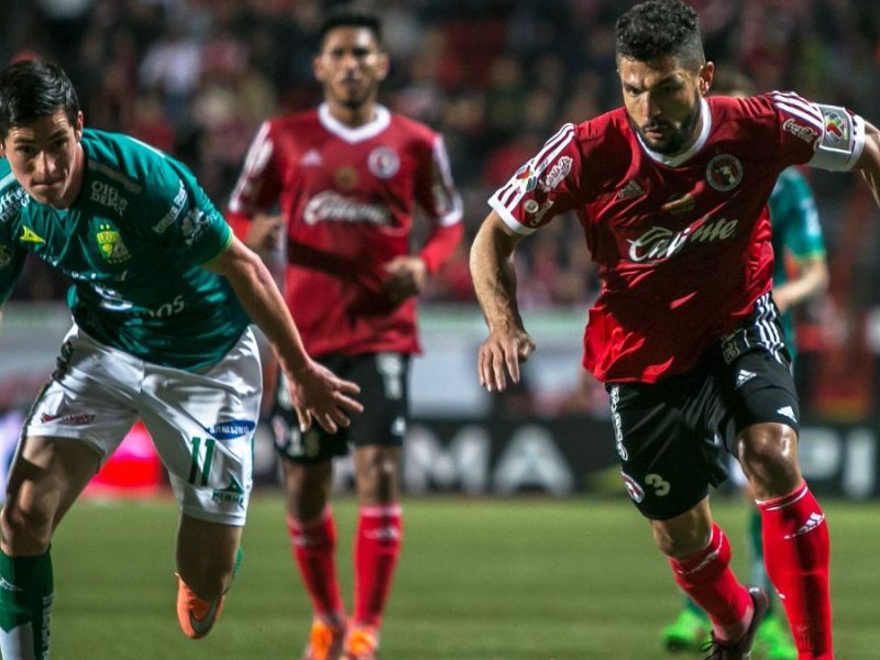 Los de Arriba, barra del Club León, no quieren a Javier Gandolfi