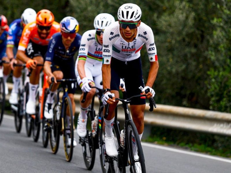 Isaac del Toro ayuda al triunfo de Tadej Pogacar en Milán-San Remo 2026