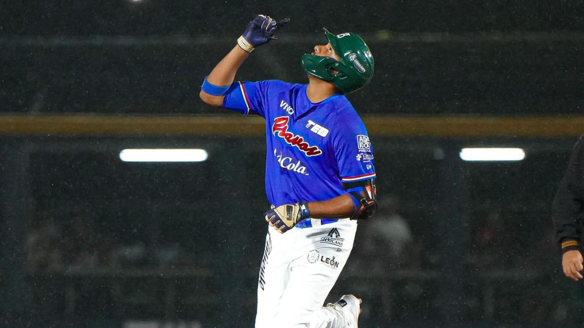 Jermaine Palacios en un juego con los Bravos de León. Foto: Bravos de León Oficial.