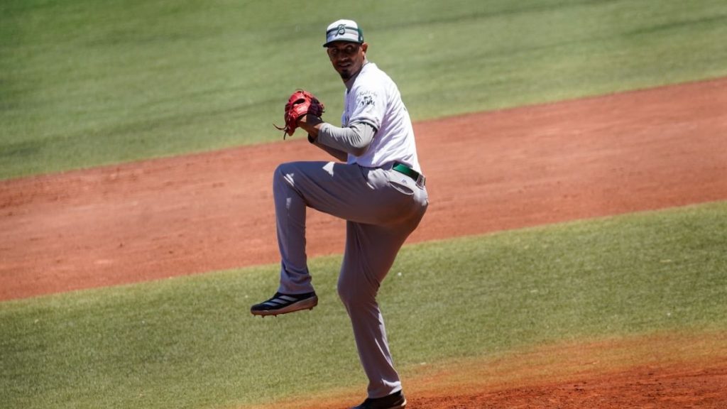 Michael Ynoa, uno de los nuevos lanzadores de los Bravos de León. Foto: Bravos de León Oficial.