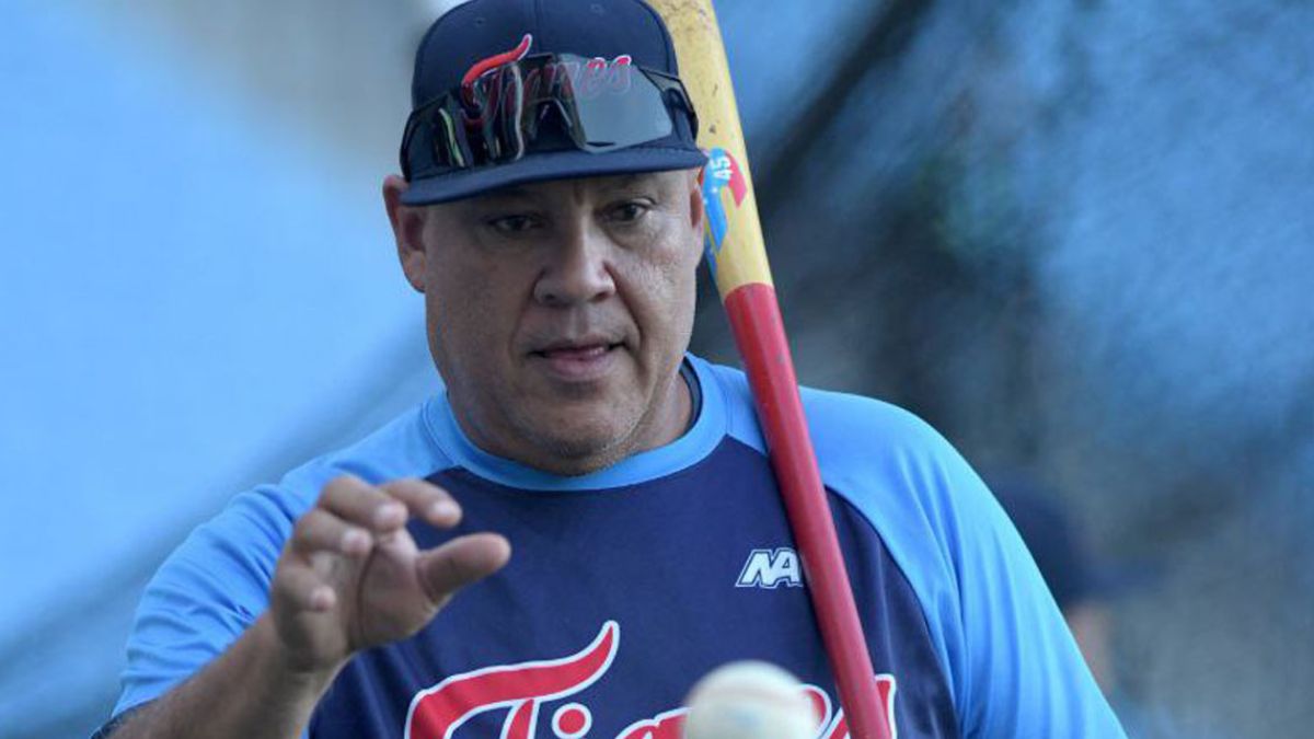 Russell Vázquez, coach de los Bravos de León. Foto: José Ramón González/Liga Venezolana de Beisbol Profesional.