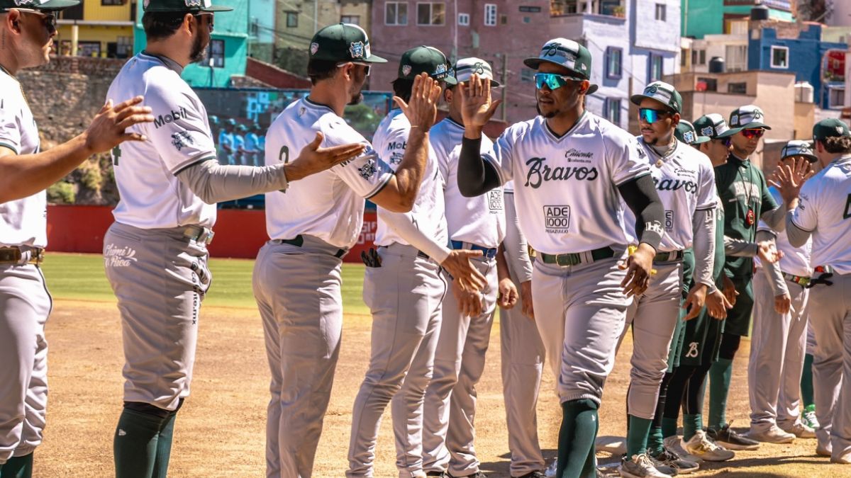 Los Bravos de León en su juego ante Conspiradores de Querétaro en Guanajuato capital. Foto: Bravos de León Oficial.