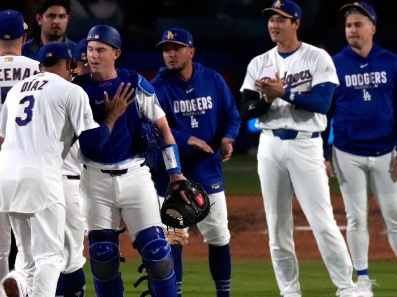 MLB: Dodgers inicia con barrida su lucha por el Tricampeonato 
