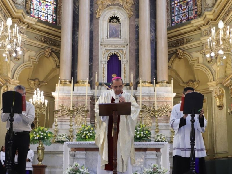 El exhorto de Domingo de Ramos es bajarle a la violencia y promover la paz.- Arzobispo de León