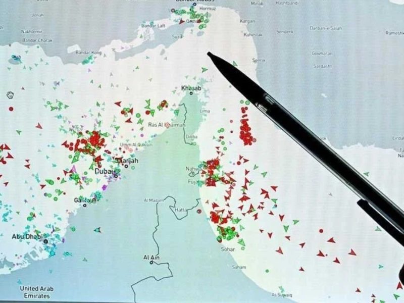 Tensión en el estrecho de Ormuz: Envía Trump buques de guerra para escoltar petróleo