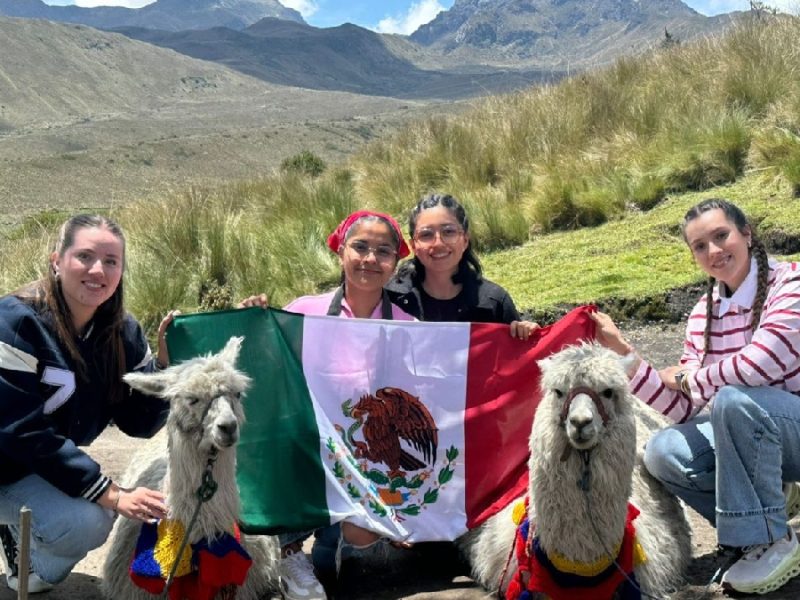 Plata internacional para Purísima: Estudiantes del Tec triunfan en Ecuador con ‘Tomatiztli’, una tostada saludable