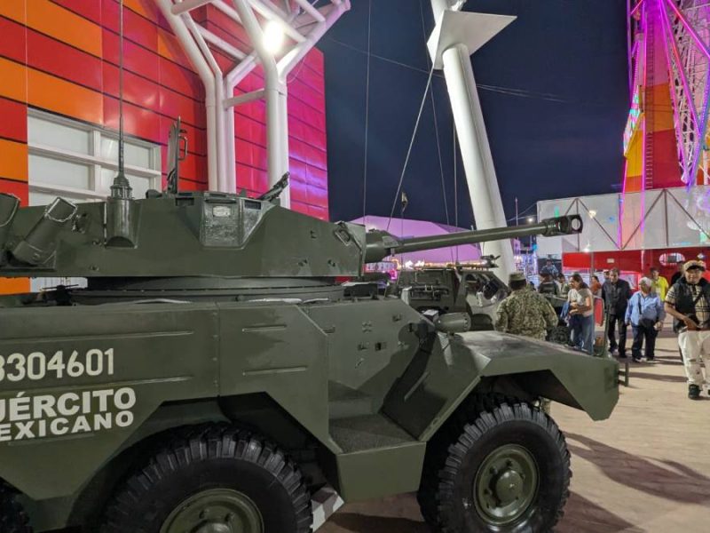 Familias de Irapuato disfrutan la Expo Ejército en la Feria de las Fresas 2026
