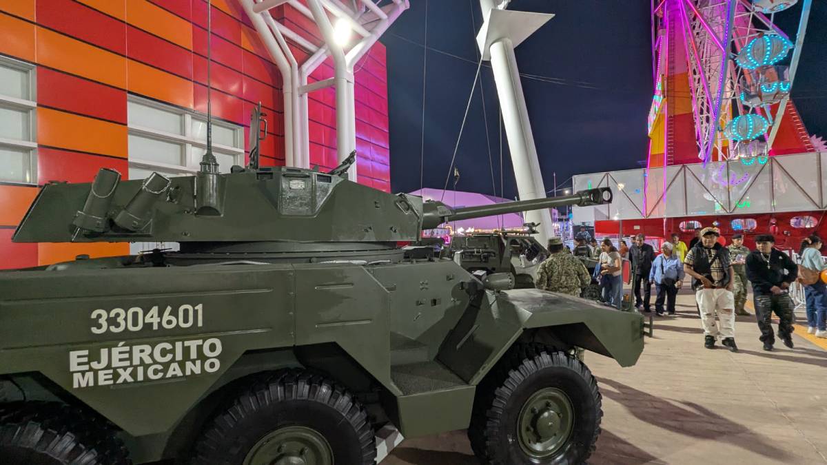 Expo Ejército Feria de las Fresas 01