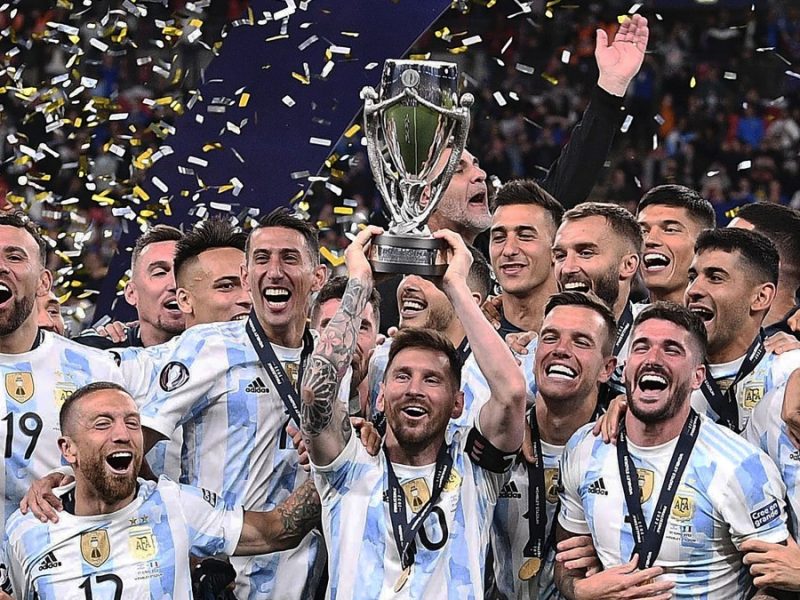 ‘Finalissima’ podría jugarse en el Santiago Bernabéu; Tapia quiere que sea en el ‘Más Monumental’