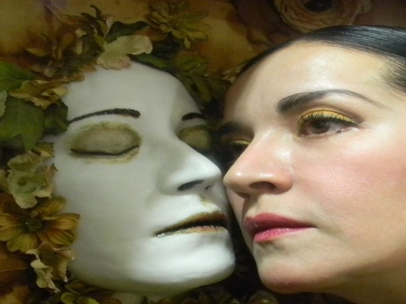 Fortalecen mujeres la comunidad artística