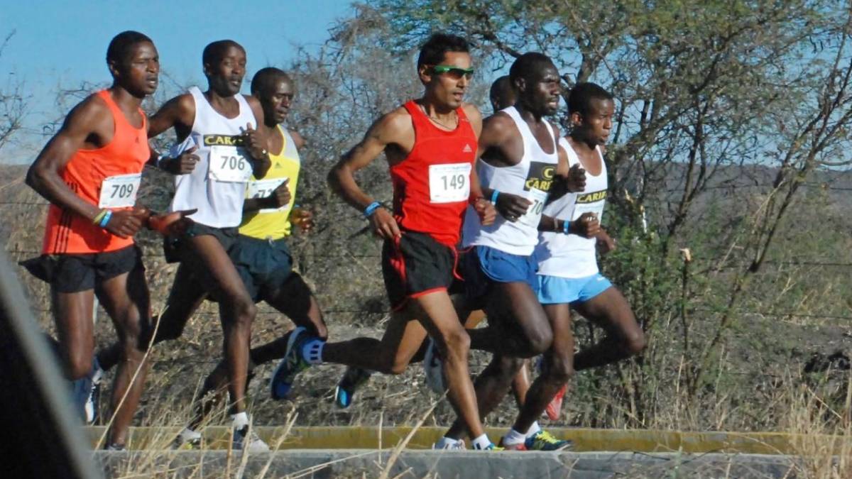Gualberto Vargas: El fondista leonés que cambió las adicciones por la gloria en el asfalto - Colección G. Vargas.