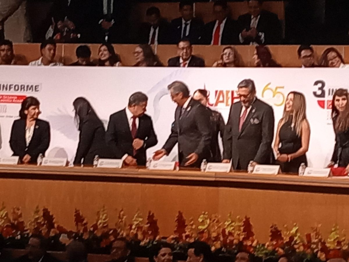 Cifras, sinfonía y pasarela política en informe de la UAEH